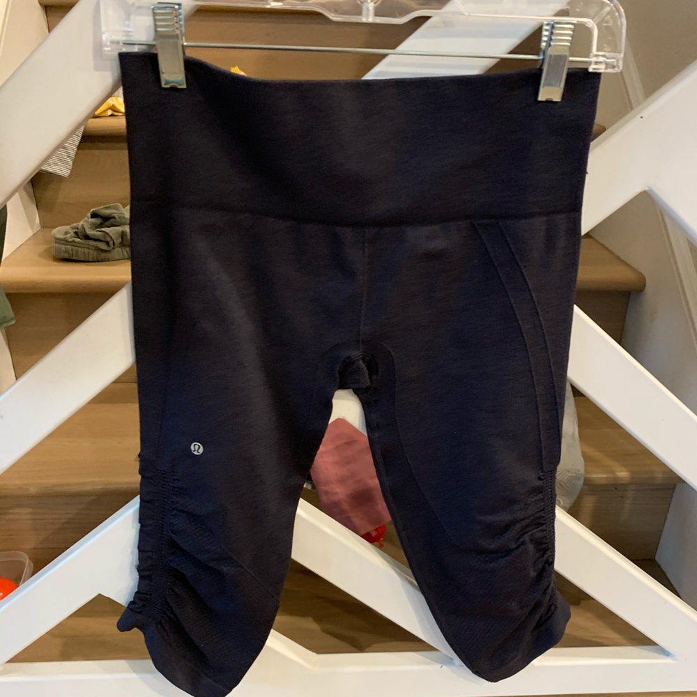 Lululemon In The Flow Crop II Navy - Picture 4 of 5